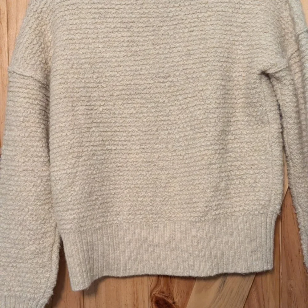 SO Goods for Life Beige Textured V-Neck Sweater | Size S
